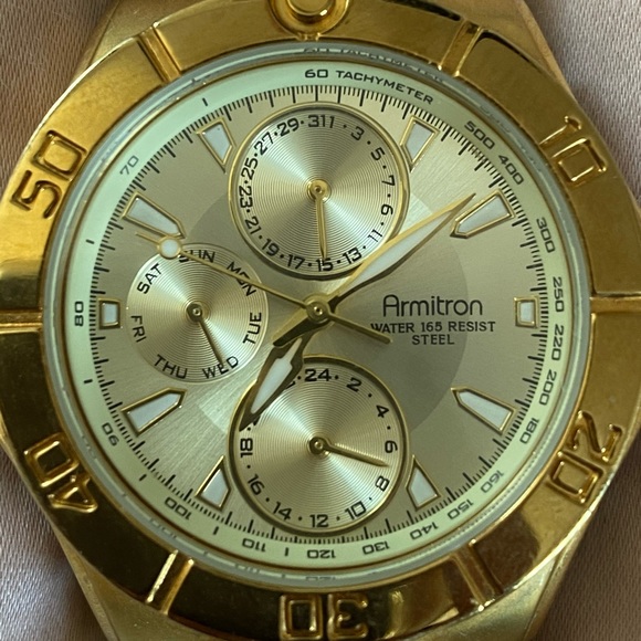 Men Gold Watch - Picture 2 of 3